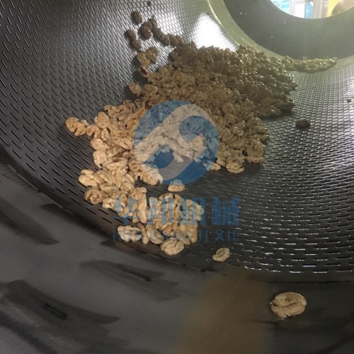 【河南客戶(hù)】中型核桃仁去皮機(jī)試機(jī)